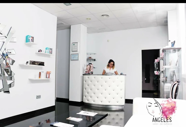 Salón de Belleza Ángeles